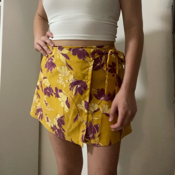 BOG Collective Floral Skort Size M - Free Shipping! - Picture 2 of 7